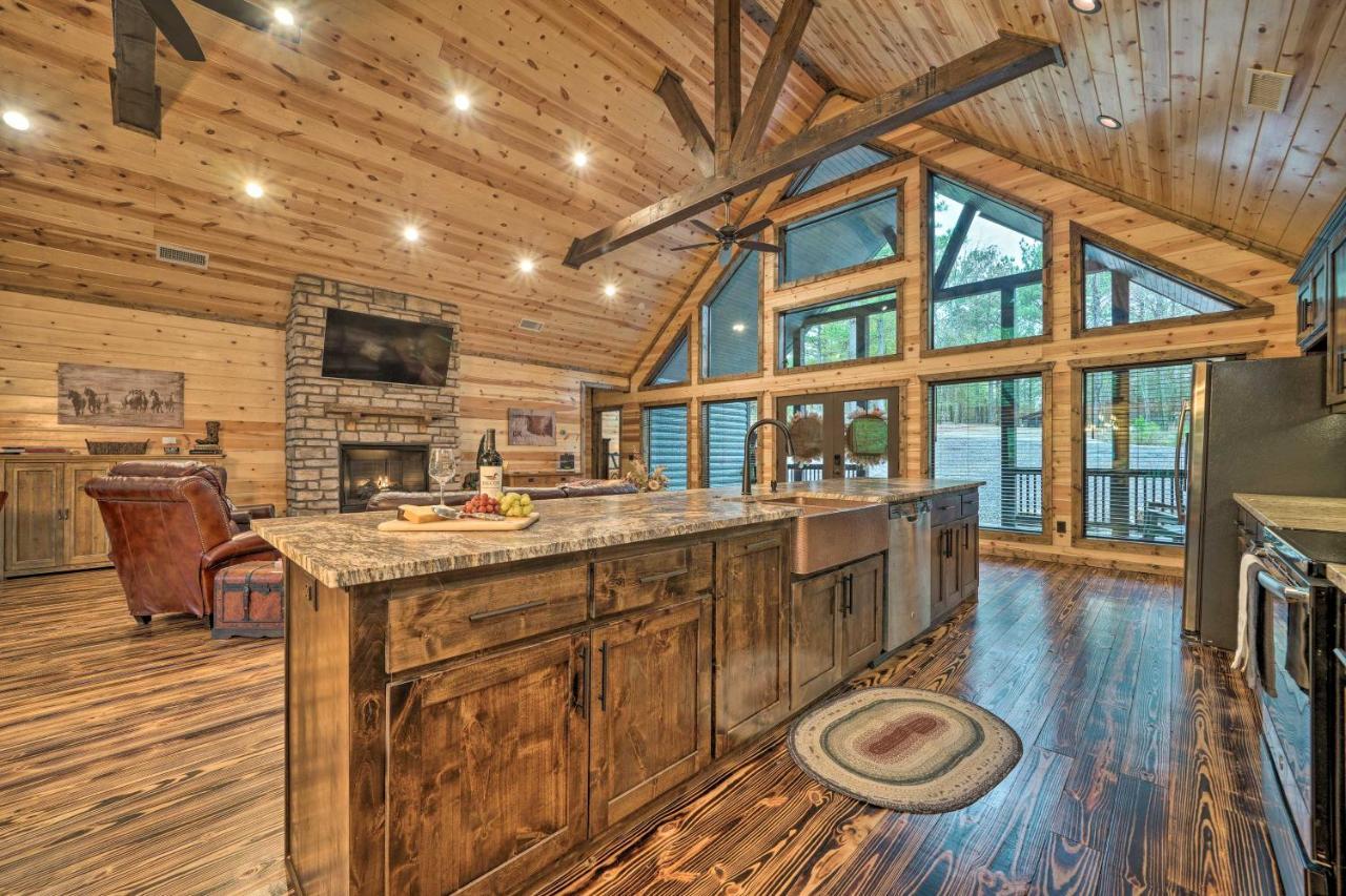 Broken Bow Cabin Deck With Hot Tub And Pool Table! المظهر الخارجي الصورة