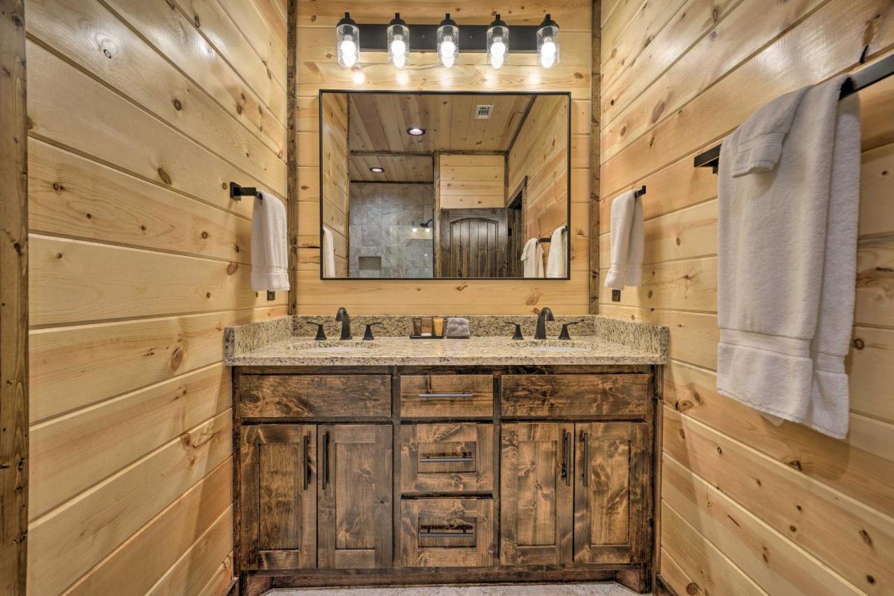 Broken Bow Cabin Deck With Hot Tub And Pool Table! المظهر الخارجي الصورة