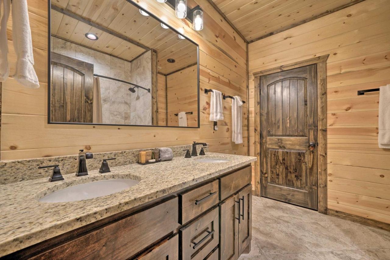 Broken Bow Cabin Deck With Hot Tub And Pool Table! المظهر الخارجي الصورة