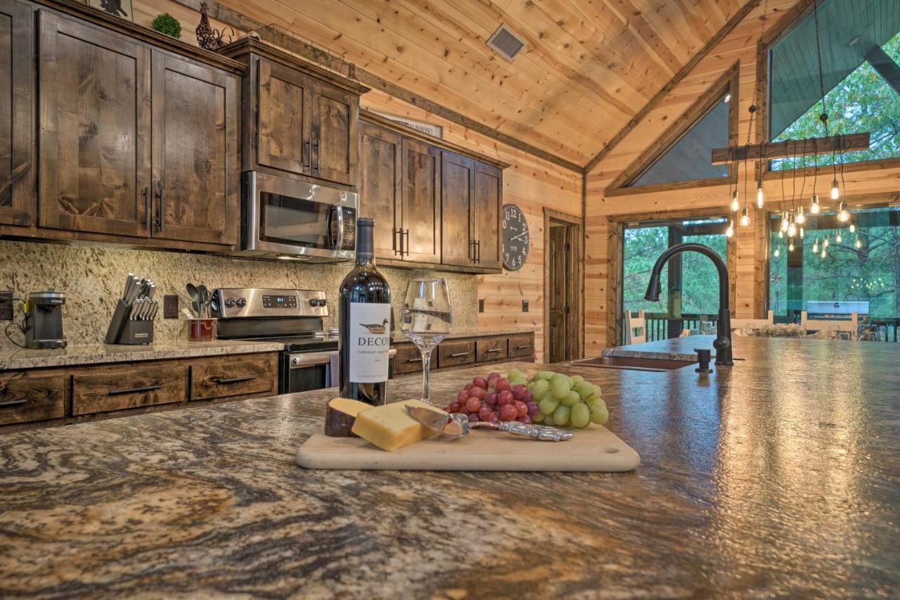 Broken Bow Cabin Deck With Hot Tub And Pool Table! المظهر الخارجي الصورة
